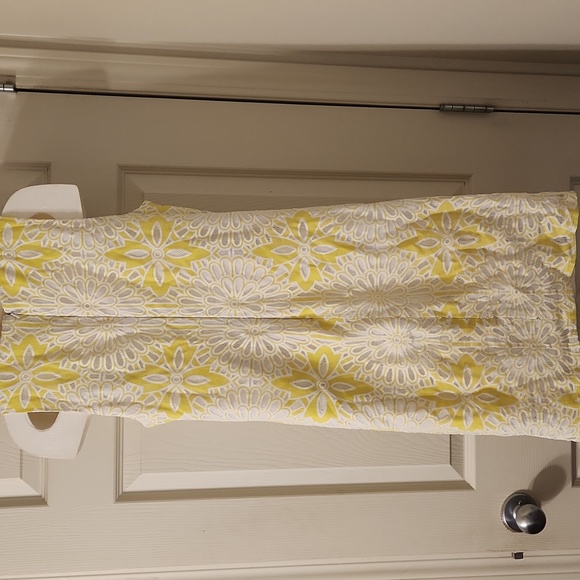 Westen Lace Dress - Picture 4 of 6